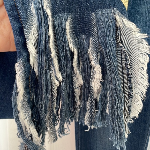 VIBRANT MIU  DISTRESSED JEANS Shredded bottoms size 11 Jr NWT made in the USA - Picture 7 of 12